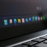 Microsoft finalmente está arreglando el modo oscuro en Windows 11