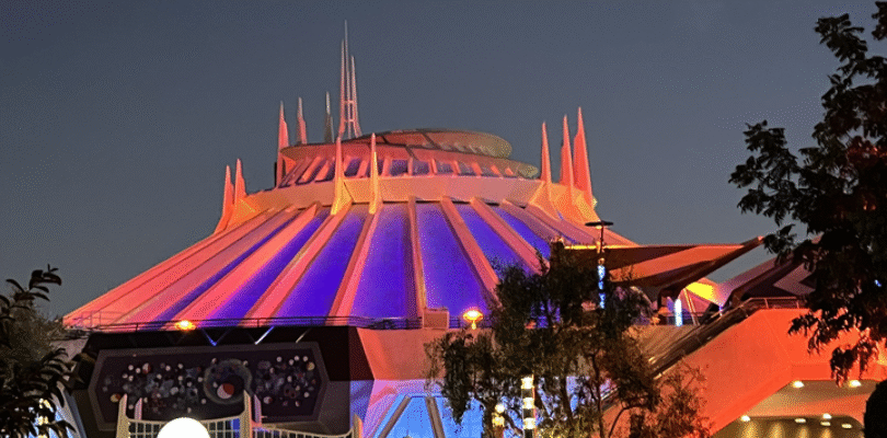 Mira: Fantastic Four Projection Light Up Space Mountain en Disneyland