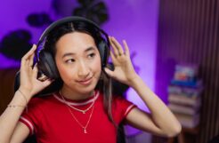 Logitech Dispara auriculares de juegos inalámbricos Lightspeed y teclado analógico
