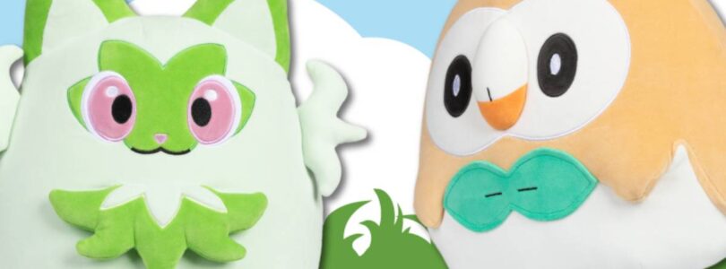 Squishmallow Rowlet y Sprigatito debut en Pokemon Center