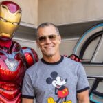 Josh Brolin recreó su icónico ‘Thanos Snap’ durante una visita al campus de los Vengadores de Disneyland