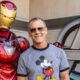 Josh Brolin recreó su icónico ‘Thanos Snap’ durante una visita al campus de los Vengadores de Disneyland