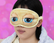 La máscara de ojos Taito te da ojos como un Furby