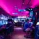 El arte de la anticipación: psicología del juego UX compartida por casinos y consolas