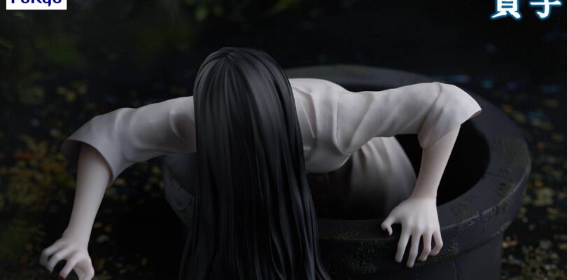La figura del tapón de fideos Sadako incluye el pozo del anillo