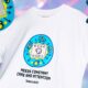 La colección Uniqlo Tamagotchi incluye camisetas y una mascota virtual