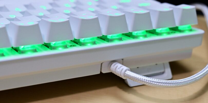 El equipo de juego blanco invernal de Razer se vuelve BRRR en las ventas del Black Friday: perfecto si estabas esperando construir una configuración más helada